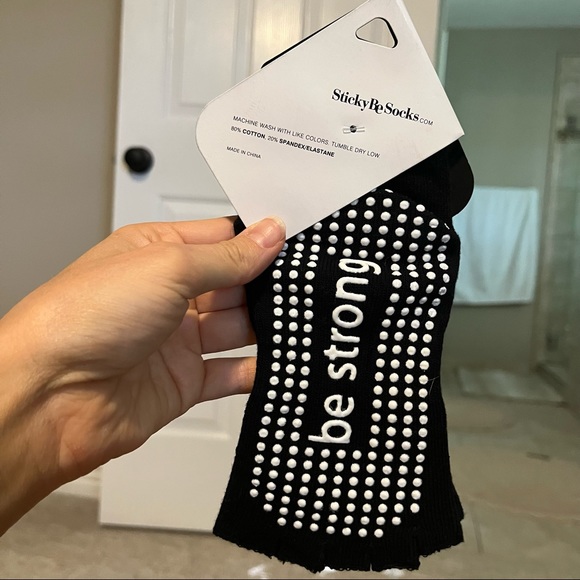 NWT Sticky Barre Socks Half Toe Black Be Strong - Picture 3 of 3